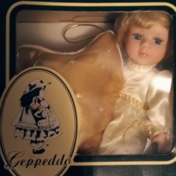 Geppeddo Porcelain Angel Doll aproximatly 6 inches New in Box - Picture 1 of 3